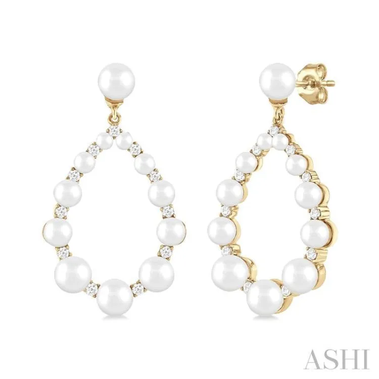 1/4 Ctw Tear Drop 2 MM-4.5 MM Cultured Pearls and Round Cut Diamond Fashion Earring in 14K Yellow Gold