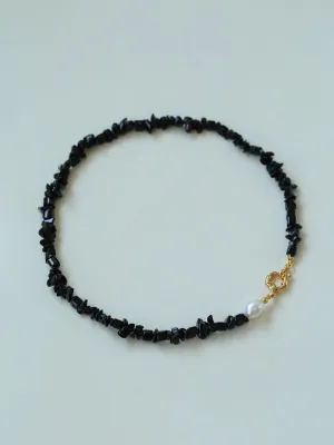 Brilliant Black Onyx Crushed Stone and Pearl Necklace