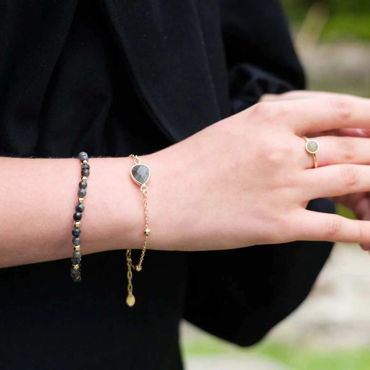 Delicate Labradorite Clasp Bracelet In Gold-Tone