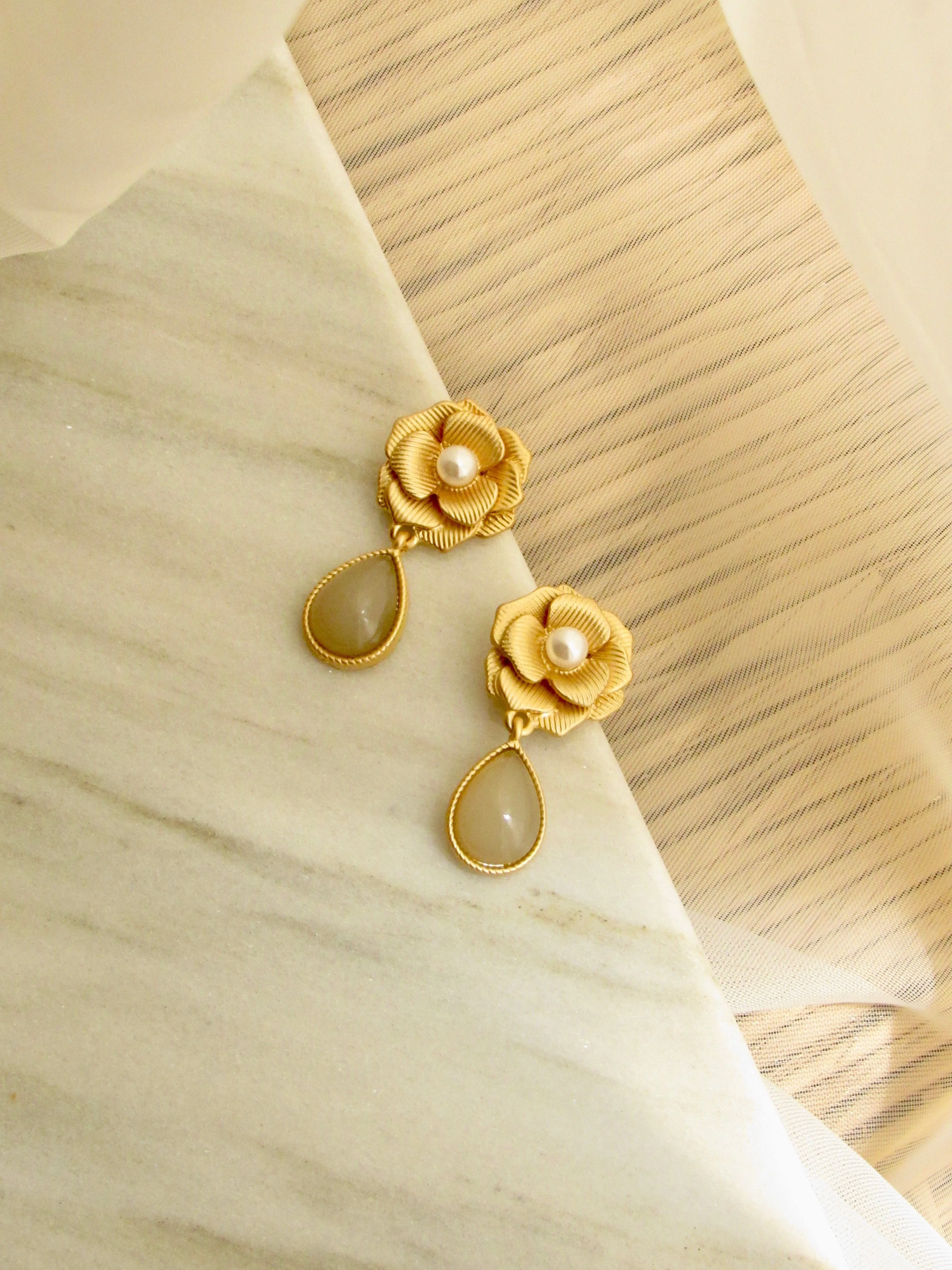 Desert Rose Teardrop Gemstone Pearl Gold Earrings