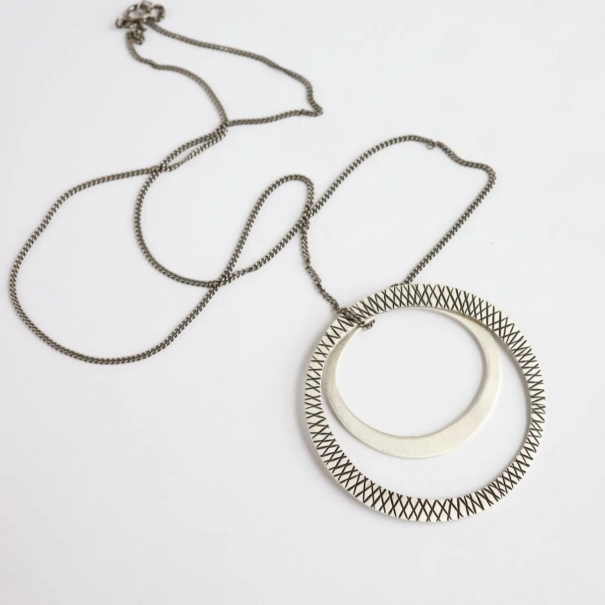 Etched & Plain Silver Circles Necklace