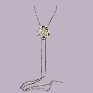 Long chain with adjustable rose pendant