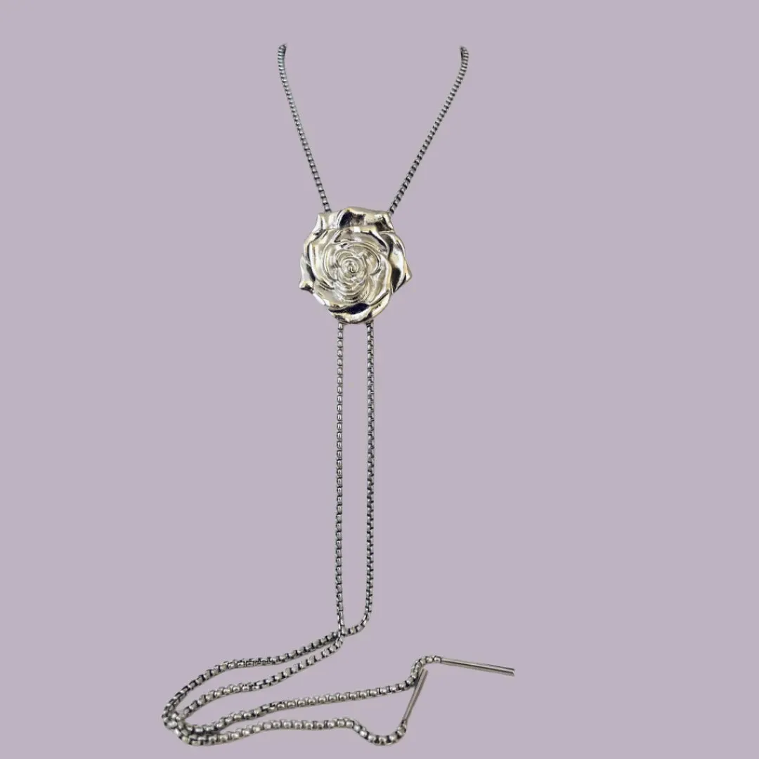 Long chain with adjustable rose pendant