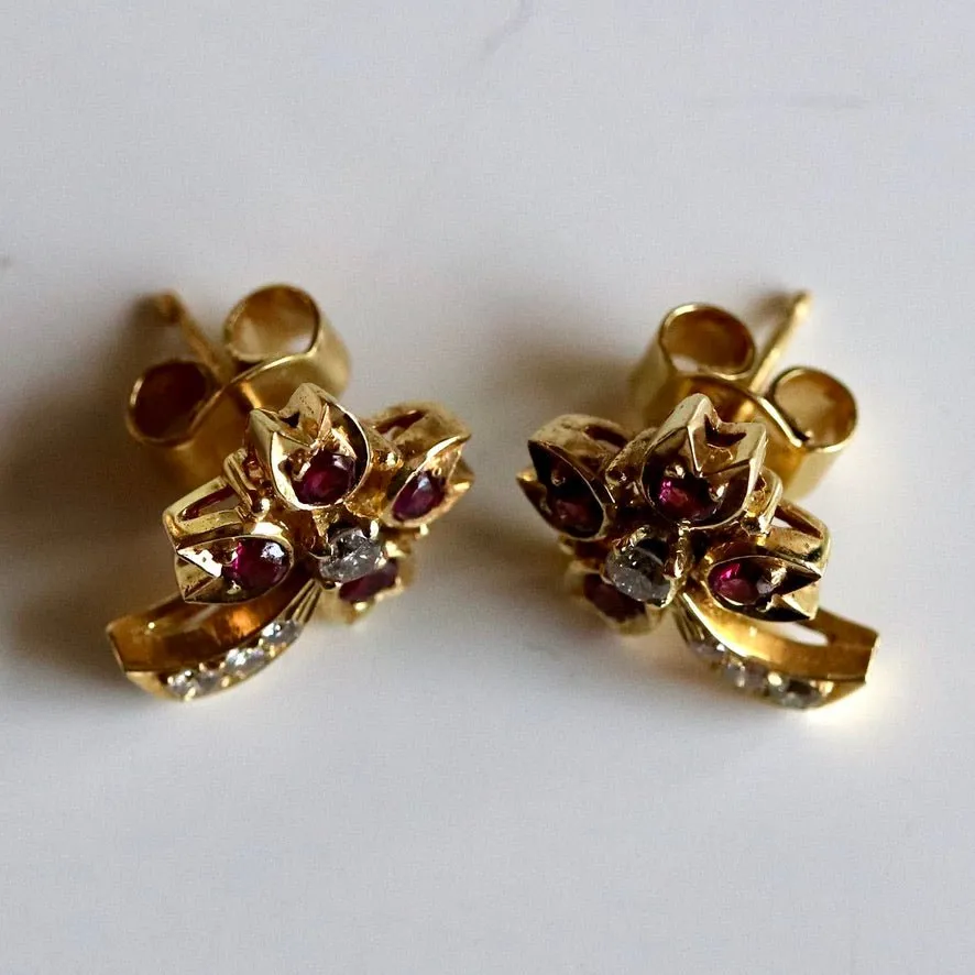 Marseille 14k Gold, Garnet and Diamond Earrings