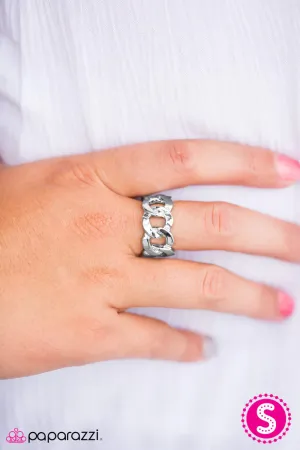 Paparazzi Ring ~ Link Up - Silver