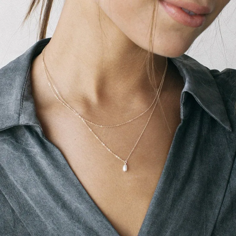 Personalized simple moon pendant necklace