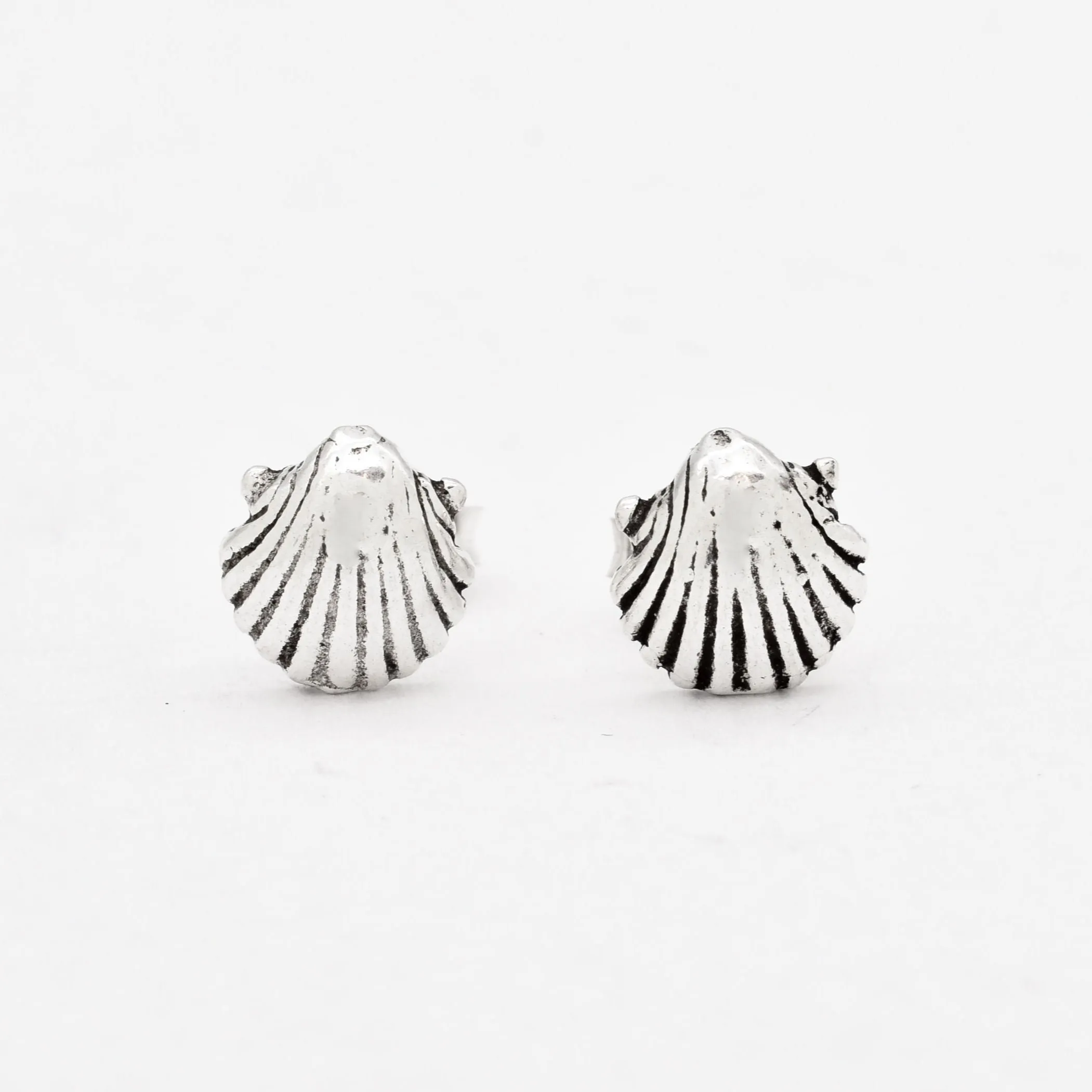 Silver Shell Studs - Vintage Summer Earrings - Scallop Shell Earrings