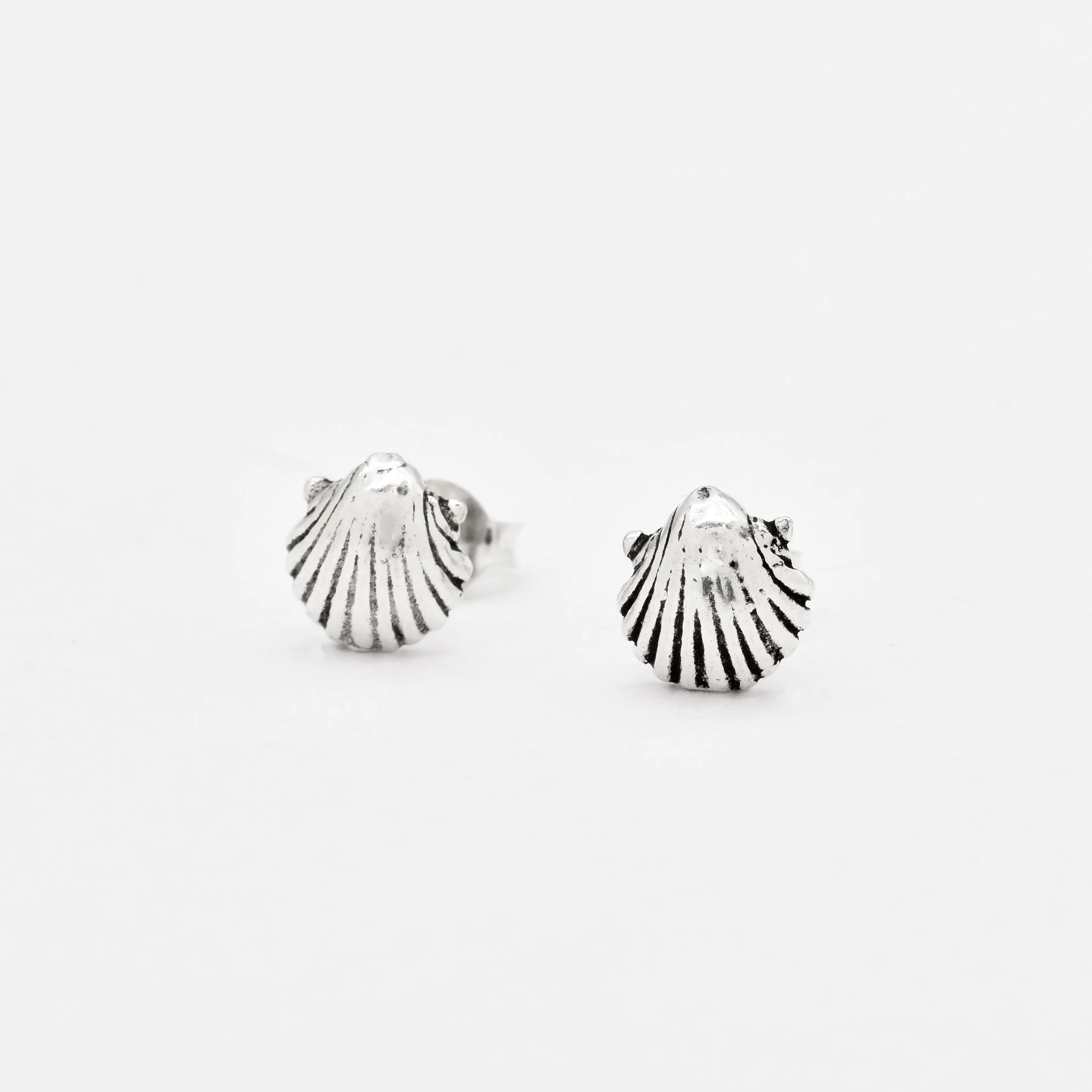 Silver Shell Studs - Vintage Summer Earrings - Scallop Shell Earrings